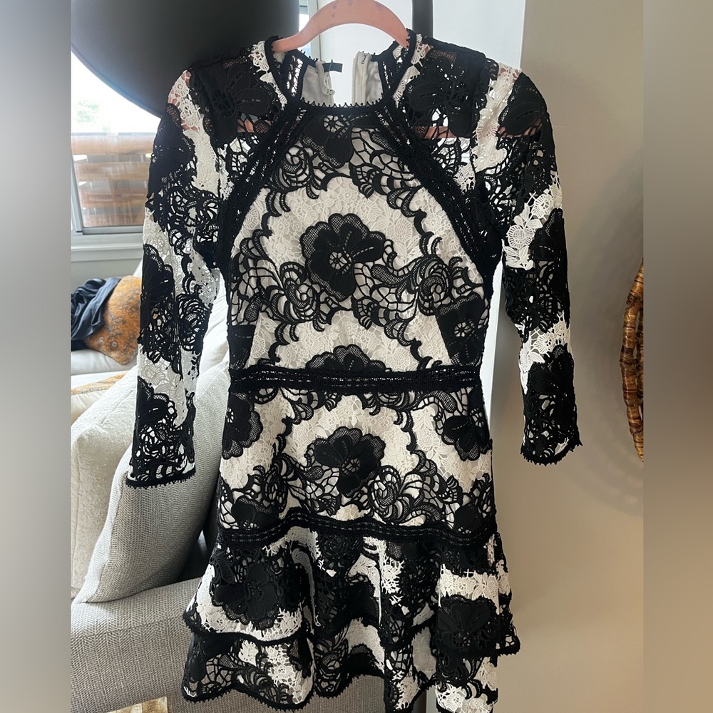 ALEXIS dress size M (black and white)